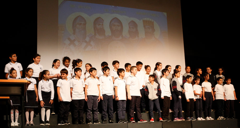 Դրուագ մը ելոյթներէն (Լուսանկարը՝ դպրոցէն)