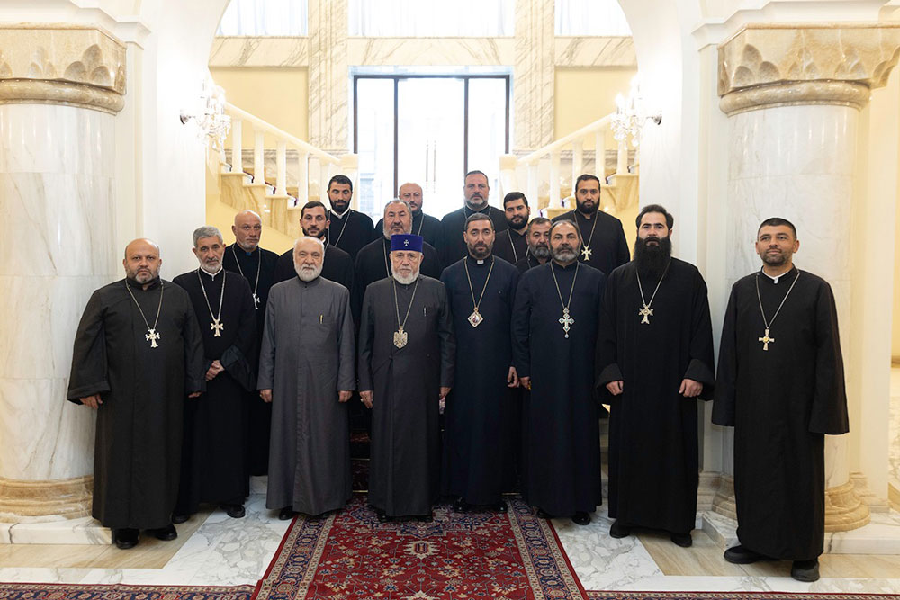 Գեղարքունեաց թեմի հոգեւոր հայրերուն հետ